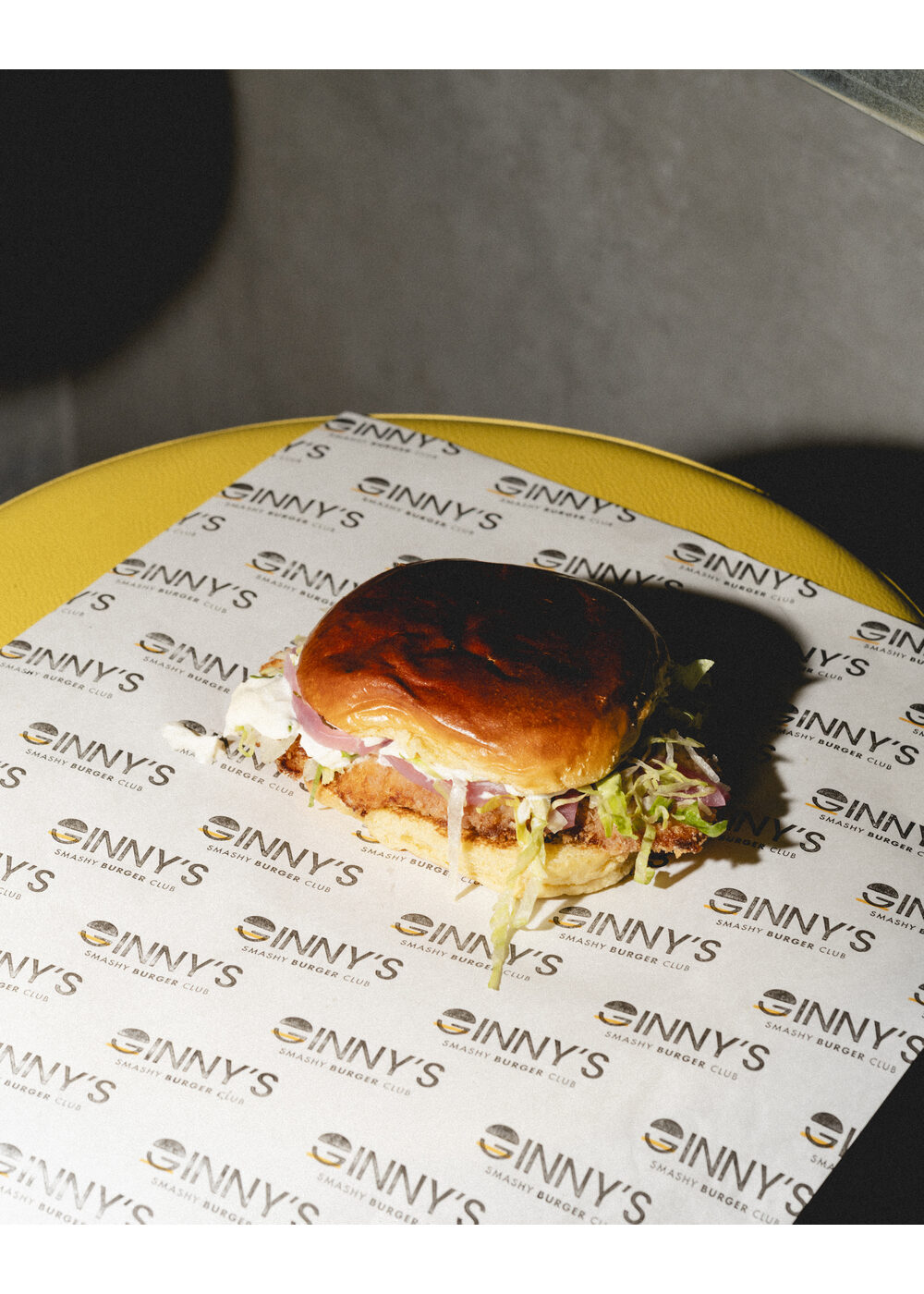 Ginny's — burger nel piatto